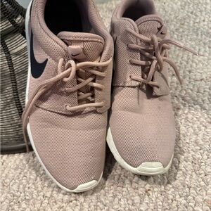 Nike Women's Mauve Sneakers